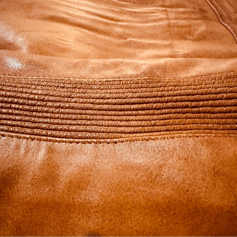 A Leather Jacket - Picture 6 of 6